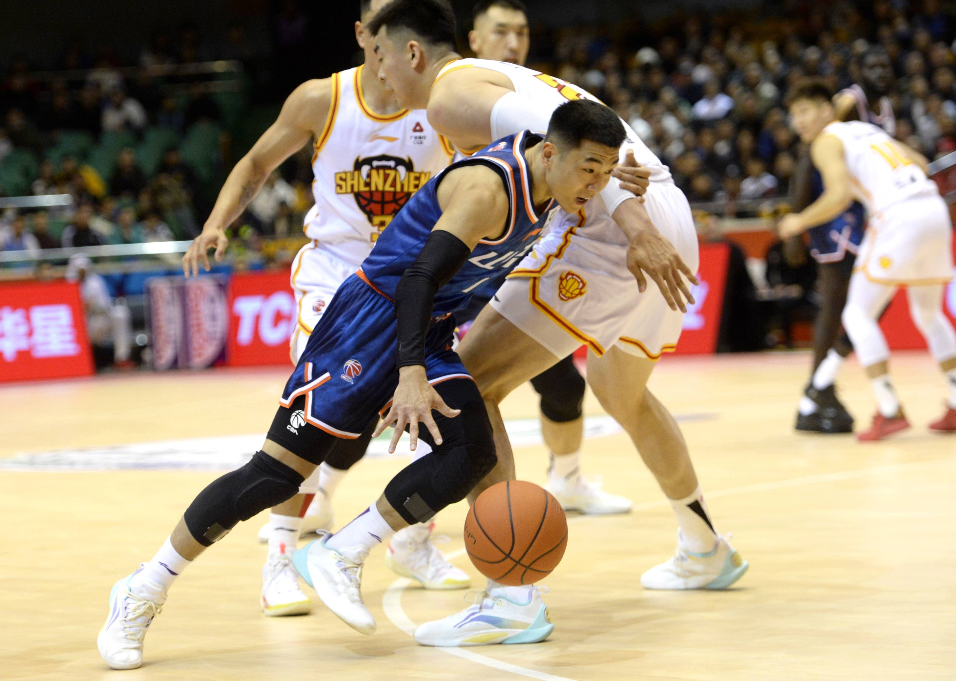 包含转会期CBA常规赛焦点战；布鲁克林篮网外线爆发；话题不断；数据趋势出现新变化的词条