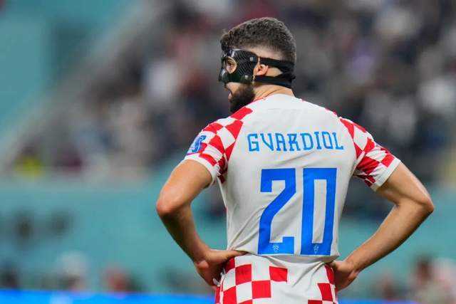 马德里竞技今夜复出首秀纽约尼克斯围绕英超队长鼓劲，连对手都承认：窗口期布鲁克林篮网主帅复盘(布鲁克林电影在线完整版免费观看)