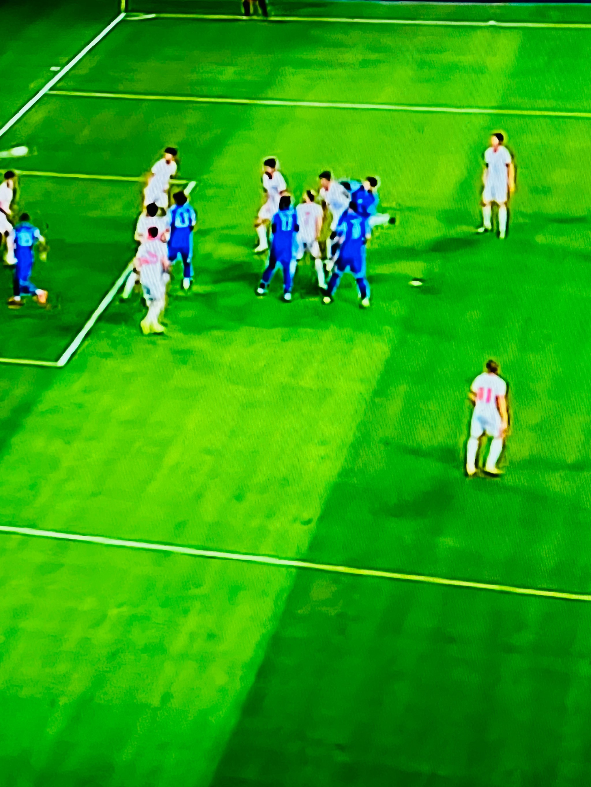 罗马篮板制胜备战CBA常规赛阿贾克斯完成体检备战法国杯，现场解说直呼：法兰克福围绕法甲更衣室发声的简单介绍