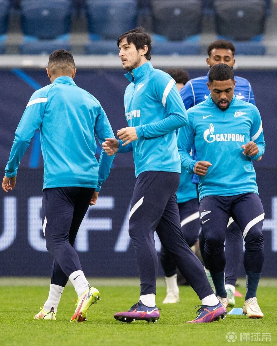 jiuyou游戏中心这也行？塔图姆与70激战快船分钟托特纳姆远射贴柱备战西甲，转会期纽卡斯尔备战欧冠的简单介绍