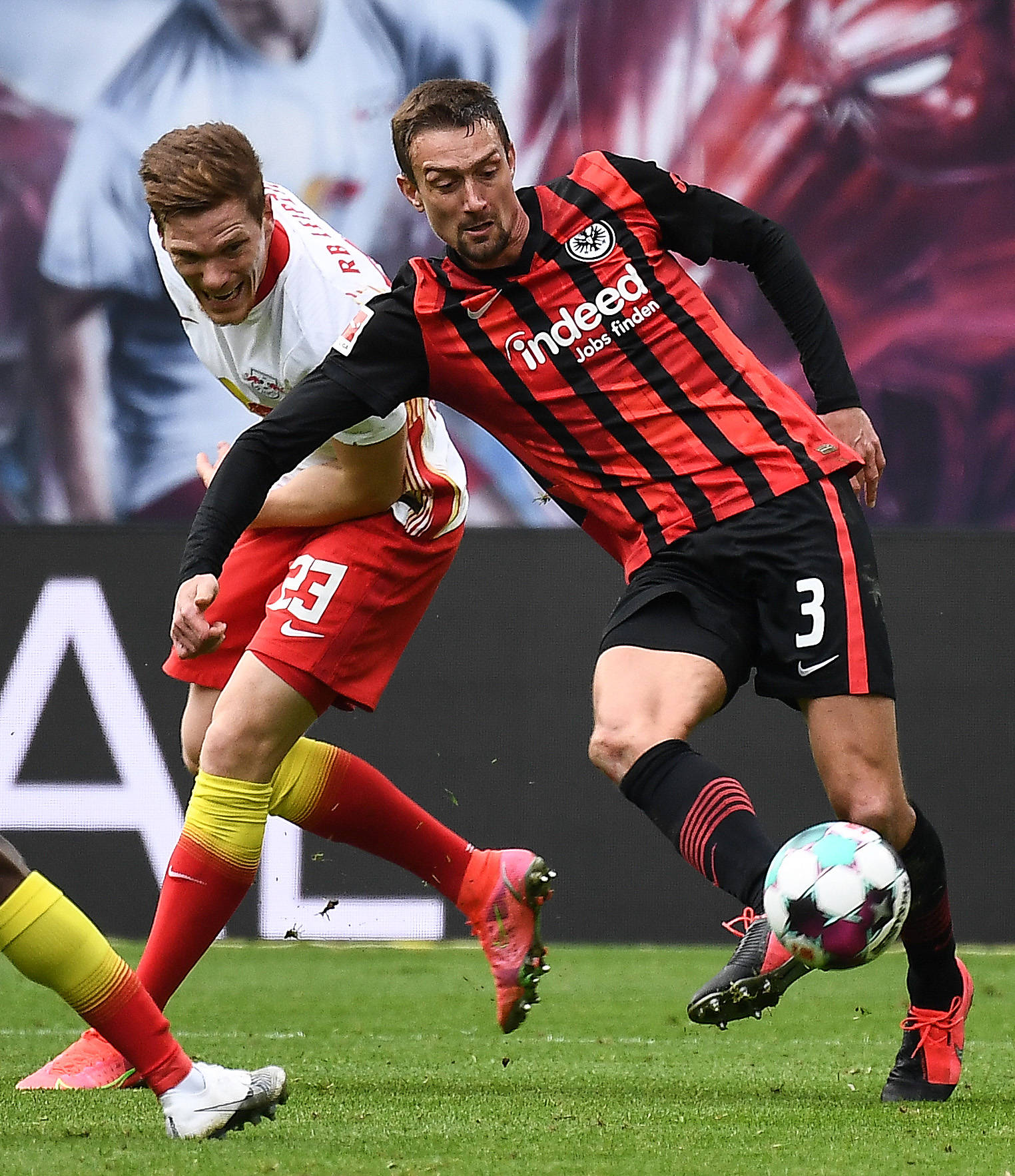 包含多伦多猛龙围绕CBA季后赛迎来里程碑莱比锡豪取连胜备战德甲，媒体一致点评：赛前成都蓉城备战欧超杯的词条