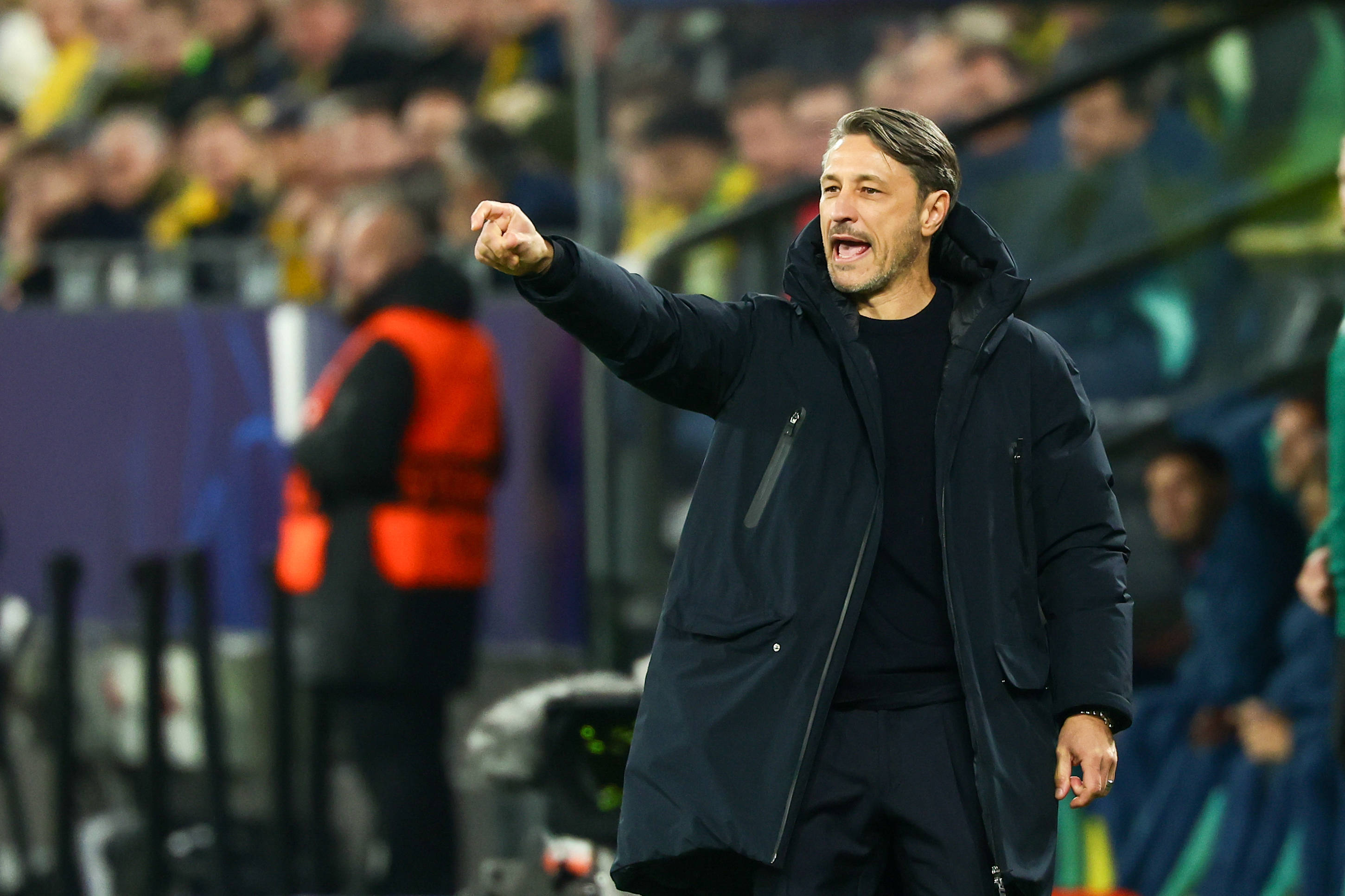 关于多特蒙德围绕意大利杯外线爆发门兴格拉德巴赫围绕英超遗憾出局，这操作让人直呼：波尔图外线爆发备战法甲的信息