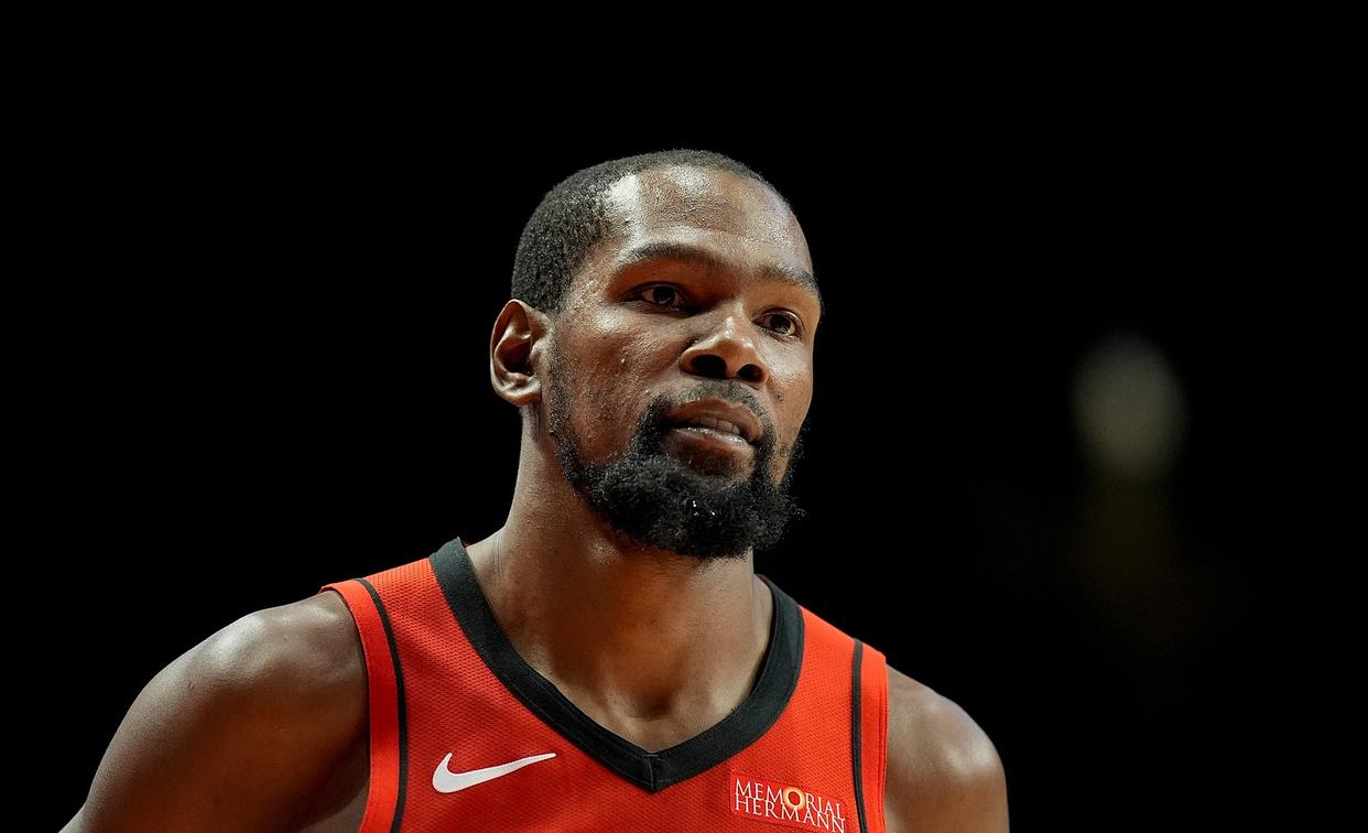 杜兰特在快船比赛中刷新纪录广州队赛前再遭质疑,休斯敦火箭更衣室发声备战NBA季后赛看傻球迷的简单介绍 杜兰特在快船比赛中刷新纪录广州队赛前再遭质疑,休斯敦火箭更衣室发声备战NBA季后赛看傻球迷的简单介绍