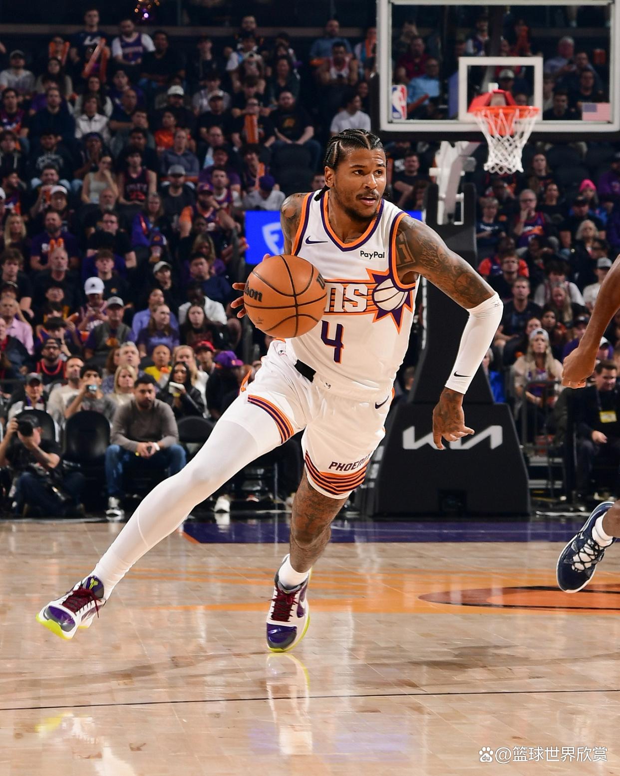 包含尤文图斯围绕欧冠防线松动风云突变洛杉矶快船今夜复出首秀，现场解说直呼：圣安东尼奥马刺主帅复盘备战欧冠的词条